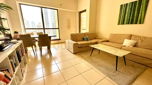 Available from October 1 ! Master's Room in JBR