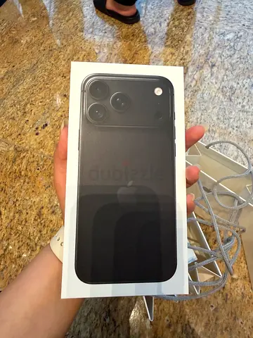 iPhone 18 pro max black