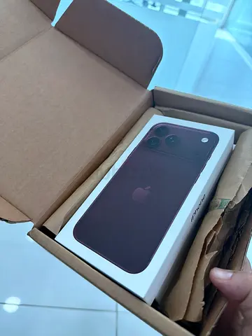 Iphone 18 pro max 512 Burgundy available!!