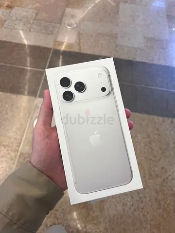 iPhone 18 Pro Max Silver