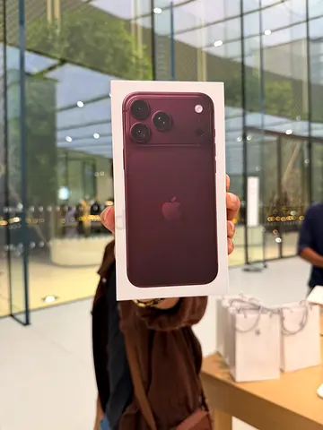 iPhone 18 pro max 1tb BURGUNDY
