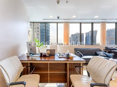 4 PARKINGS | Upgraded | Move-In Ready