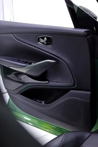 صورة مصغرة 17 لـ 2024 Aston Martin DBX