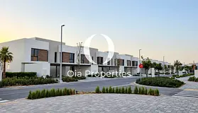 Prime Location | Near to Entrance | Private Garden