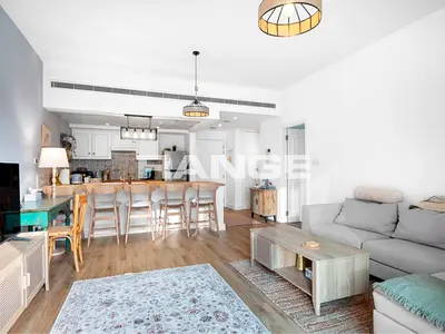 Upgraded l High Floor l Furnished