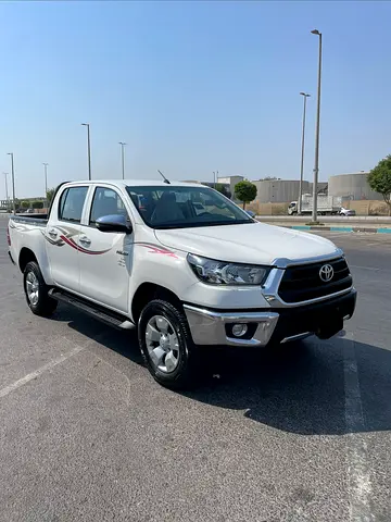 Brand New Toyota Hilux 2025 Double Cab DLX | GCC Specs | 0KM