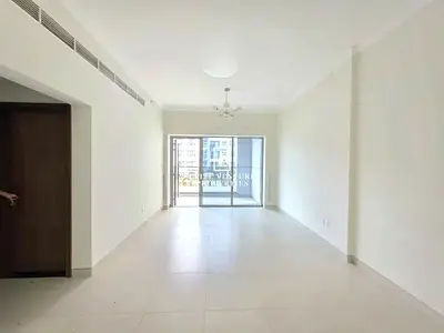 ELEGANT | CLOSED KITCHEN | PRIME LOCATION