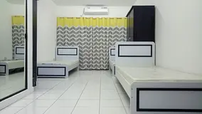 AWESOME INDIAN EXECUTIVE MALE BED-SPACE AVAILABLE WITH ALL FACILITIES