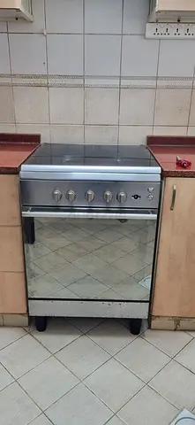 Cooking range - gas oven with 4 burners - good working condition