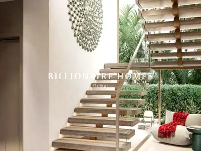 Close to OP | Single Row | Beachfront villa