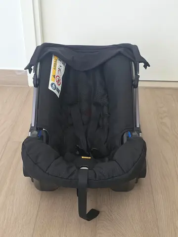 Infant Car Seat (Rear-Facing) - Good Condition