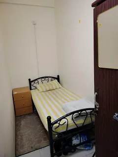 Closed Partition at Al Nahda-2, Al Qusais near Zulekha Hospital