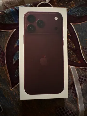 Sealed iPhone 18Pro max 256 gb burgendy Brand New in Box