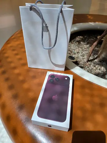 Apple iPhone 18 Pro Max 512GB (sealed) in box — Burgundy unopened
