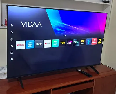 UHD 4K Smart TV 2024