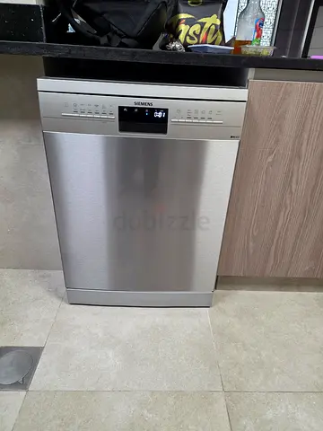 Siemens IQ300 Dishwasher three raks like New