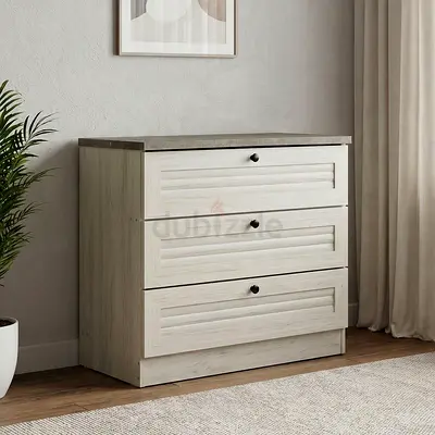 3-Drawer Dresser / Chest of Drawers