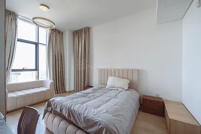 Hot price | Big size | open view | Studio |