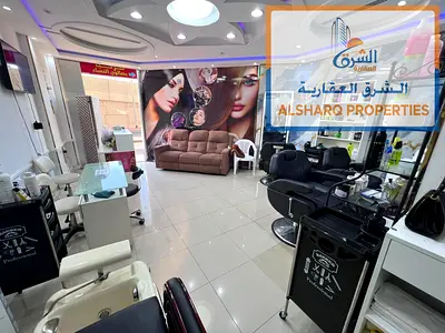 Large salon, Moroccan bathroom and all services, good condition, Al Rashidiya 1, asking AED 70,000, rent AED 48,000.