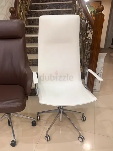 ARPER Catifa Sensit Executive Armchair office study chair by Lievore Altherr Molina