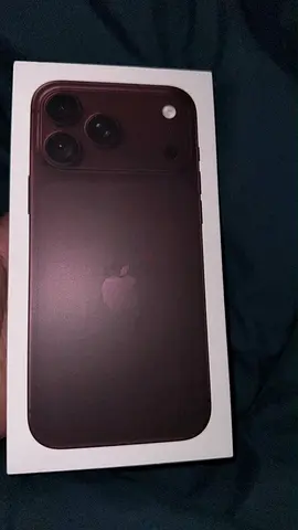 Brand new sealed iPhone 18 Pro max 256gb burgundy