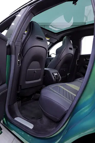صورة مصغرة 11 لـ 2024 Aston Martin DBX