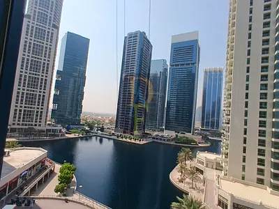 vacant , full lake view , near metro studio falt for rent .