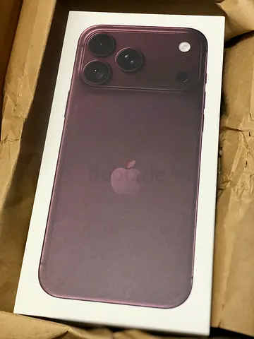 iPhone 18 Pro Max 1TB burgundy