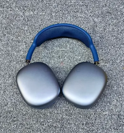 AirPod max gen 1 (2020)