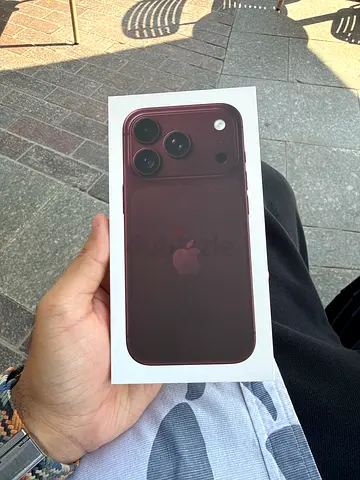 iPhone is 18 Pro 512GB Burgandy