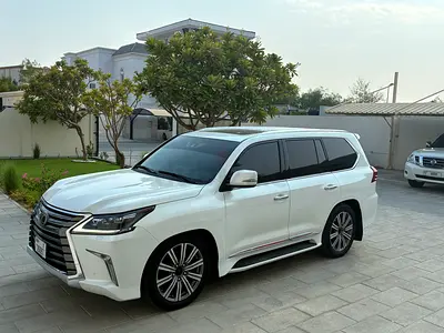 Lexus LX 570 Luxury 2016 | GCC Specs | Pristine Condition