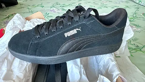 Black Puma suede sneakers — BRAND NEW
