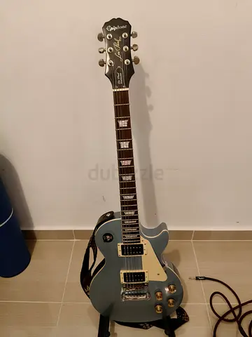 2014 Epiphone Les Paul Standard. G14x zoom multi effects pedal, Fender bassman classic amplifier.