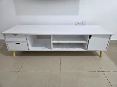 IKEA-Style TV Stand (White MDF, 140×45×28 cm) Like New