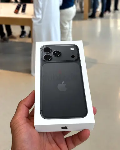 Brand New Sealed iPhone 18 Pro (512) Black Direct From apple Store Dubai Mall