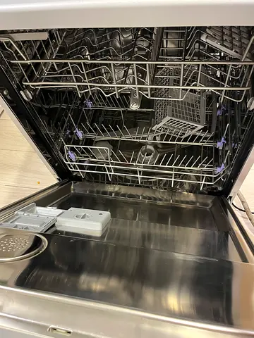 Stainless Steel Built-in Dishwasher - Good Condition