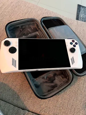 ASUS ROG Ally Handheld Gaming Console with free Case no charger