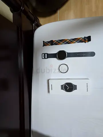 Samsung Galaxy Watch4 (44mm) with extra strap - good condition
