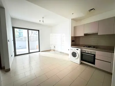 Large Size Terrace 1 Bed + Study - 6 Cheques