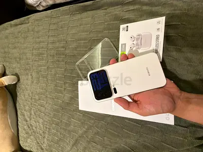 Xiaomi 17 Pro Max (white) in good condition with case and box