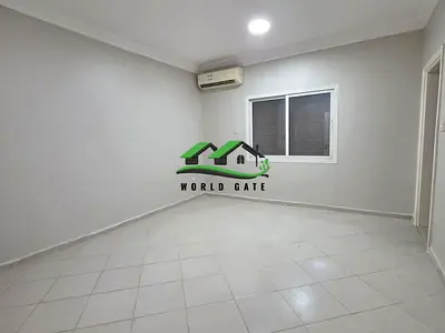 Huge 5BR Villa Great Community Double Row Vacant Now