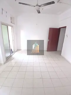 NEAR LULU, NEAT AND CLEAN FAMILY BUILDING APPARTMENT NEAR KACHA PARKING