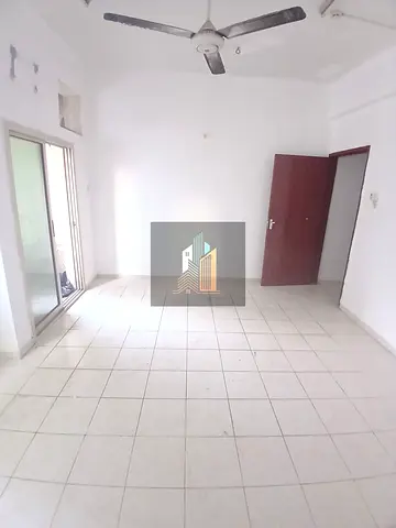 NEAR LULU, NEAT AND CLEAN FAMILY BUILDING APPARTMENT NEAR KACHA PARKING