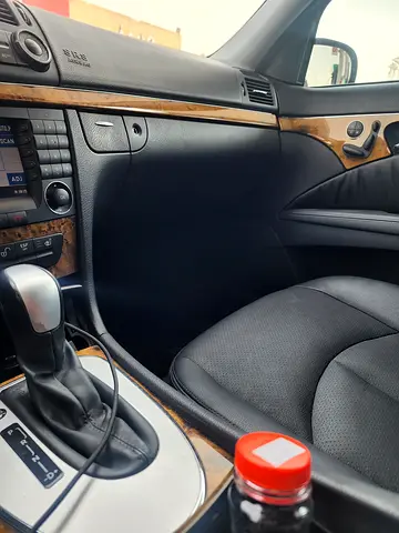 2005 Mercedes-BENZ E-CLASS photo 8