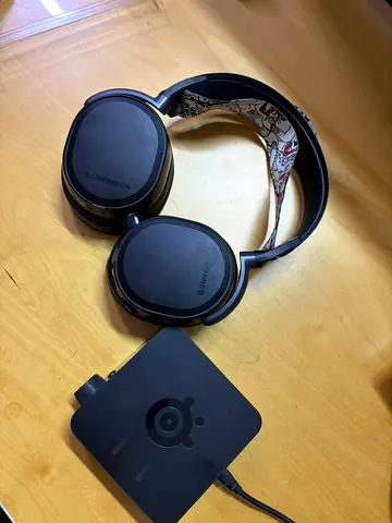 SteelSeries Arctis Pro Wireless with DAC in Good condition