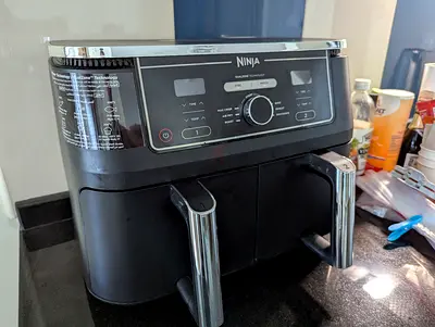 Ninja Foodi DualZone Air Fryer 7.6L (AF300) - Excellent Condition