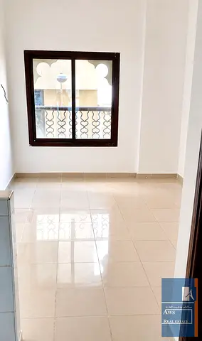 Convenient Studio for Bachelors, Close to Daily Needs
