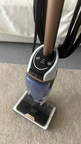 Lightweight upright vacuum cleaner — good working condition