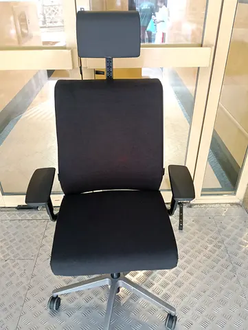Steelcase chair for selling.headrest chair