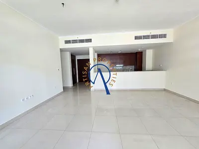 STORAGE & LAUNDRY | VACANT | POOL VIEW